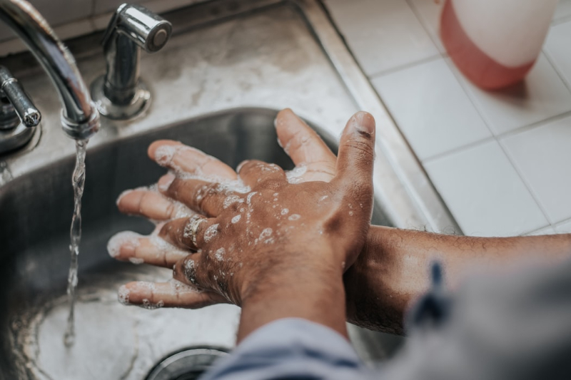 Kedy umývať ruky a kedy dezinfikovať? Hlavne čo najčastejšie!